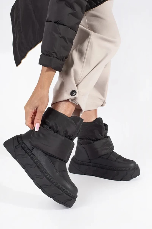 Naiste lumesaapad must paksul tallal Naiste lumesaapad must paksul tallal