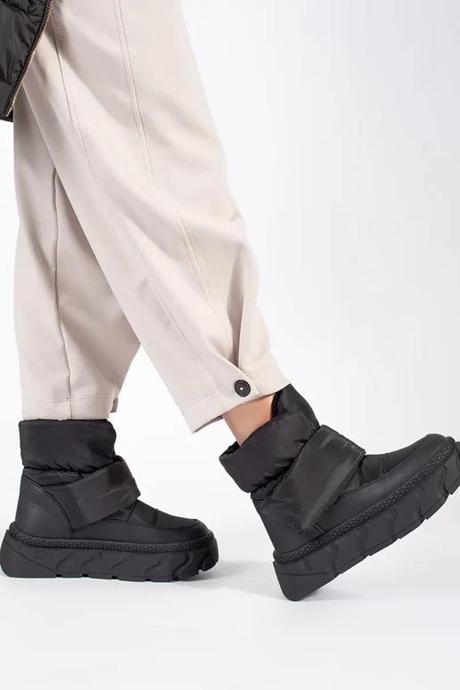 Naiste lumesaapad must paksul tallal Naiste lumesaapad must paksul tallal