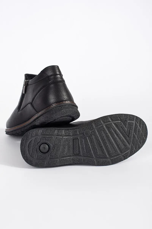 Mustad talvesaapad meestele