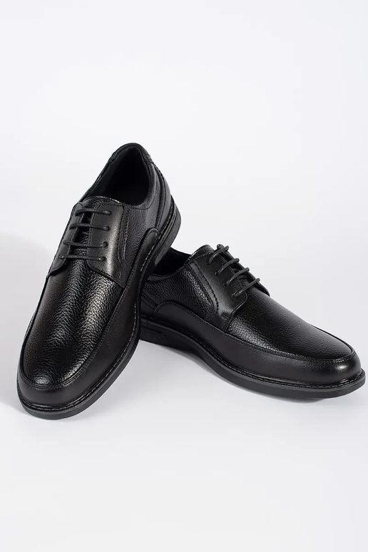 Meeste mustad pitsiga tossud