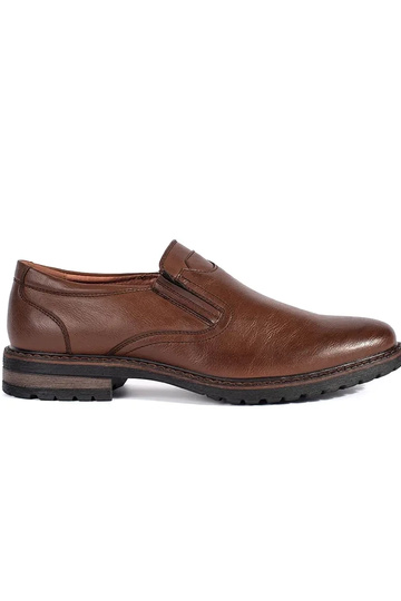 Pruunid nööpidega tossud