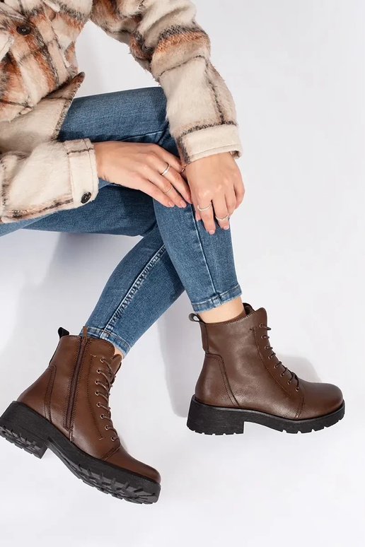 Pealhk tumepruunid värvi lumesaapad...