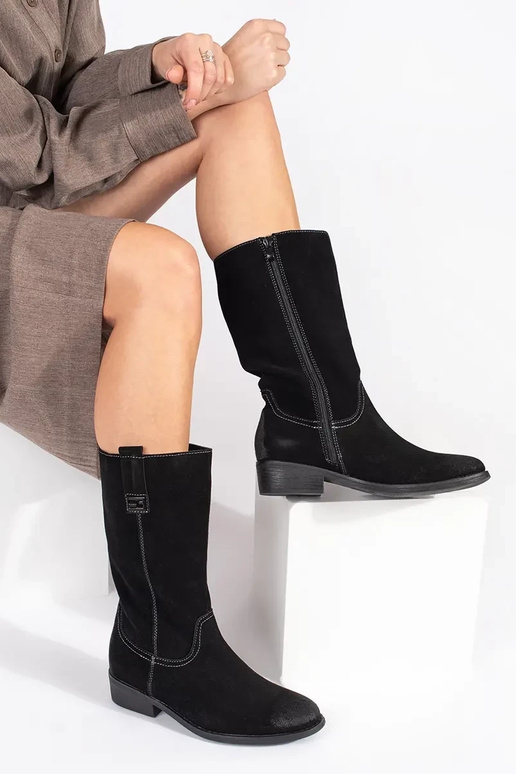 Mustad kauboi nahast pikad saapad... Mustad kauboi nahast pikad saapad...