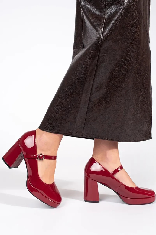 Naiste punased lakk-kandilised kingad...