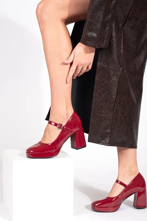 Naiste punased lakk-kandilised kingad...