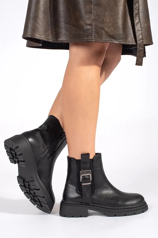 Mustad pandlaga kingad