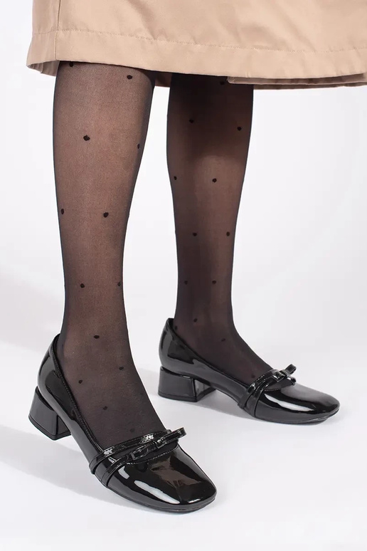 msuud lakitud poolsaapad madalal kontsal