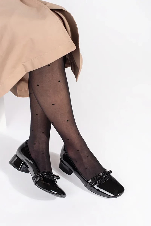 msuud lakitud poolsaapad madalal kontsal