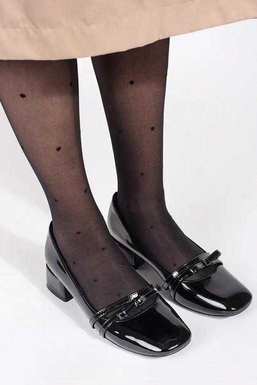 msuud lakitud poolsaapad madalal kontsal