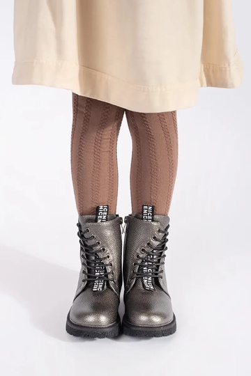 Laste isoleeritud pitsitud... 2