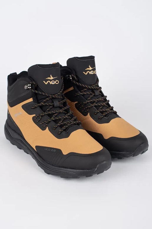 Must-pruunid värvi kõrge meeste omad...