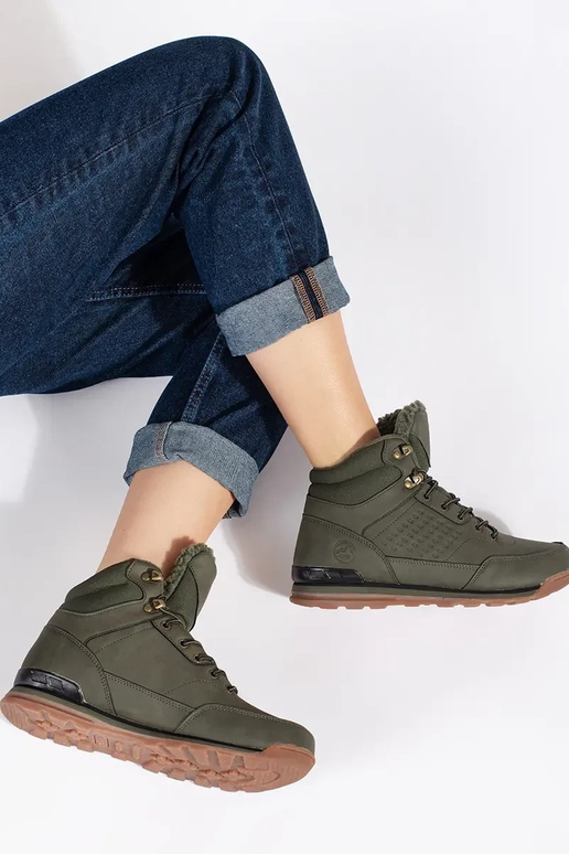 khakivärvi Sellel ontkajalatsid... khakivärvi Sellel ontkajalatsid...