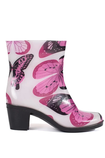 Kummikud sisse motyle...