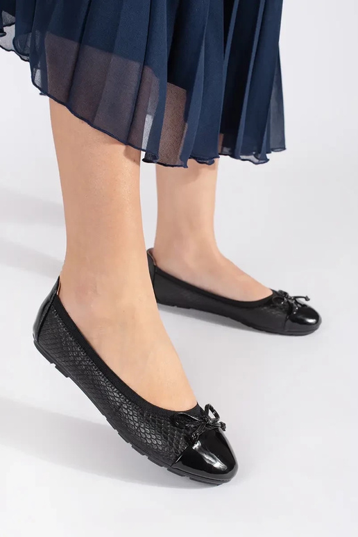 msuud lakitud baleriinad vibuga