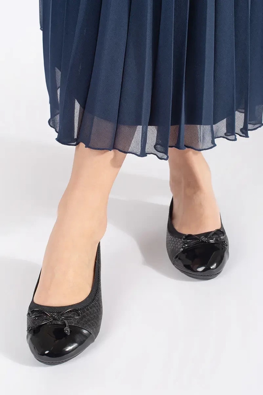 msuud lakitud baleriinad vibuga