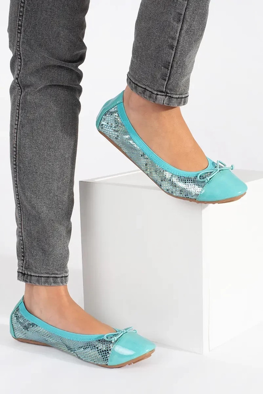 Sinised baleriinad kauni paelaga