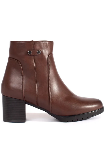 Pruunid kingad kõrge...