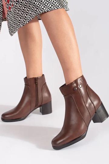 Pruunid kingad kõrge... 2