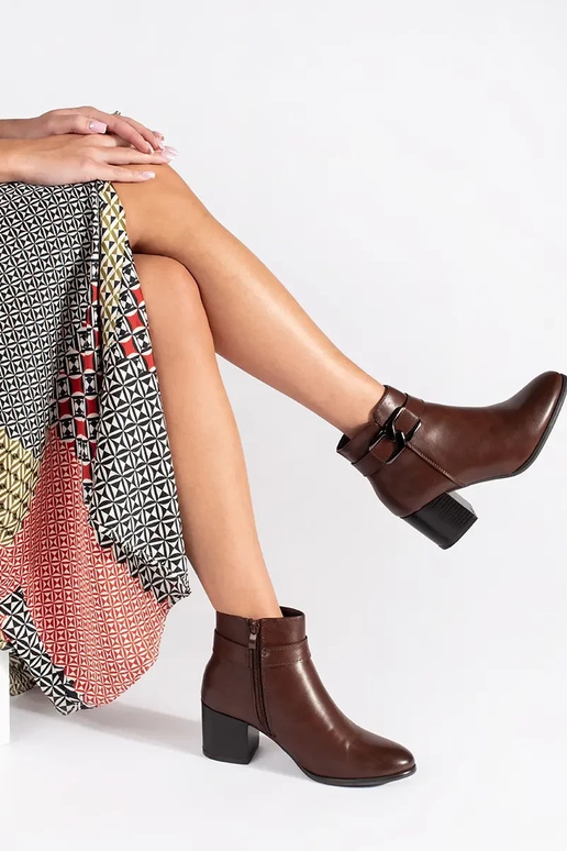 Pruunid kingad, Sergio Leone, kõrge...