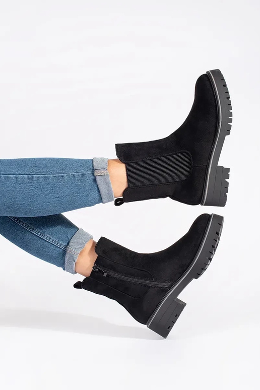 mustad lamedad jalatsid seemisnahast...