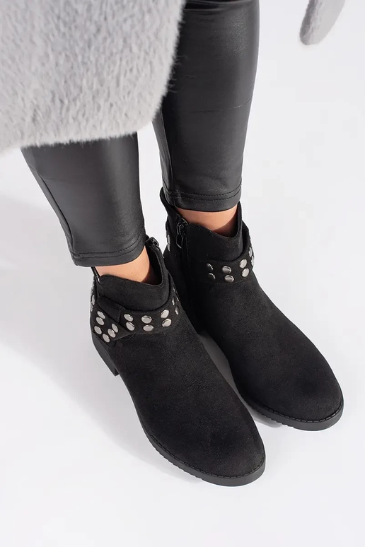 madalad naiste jalatsid seemisnahast