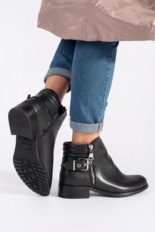 mustad naiste lamedad jalatsid