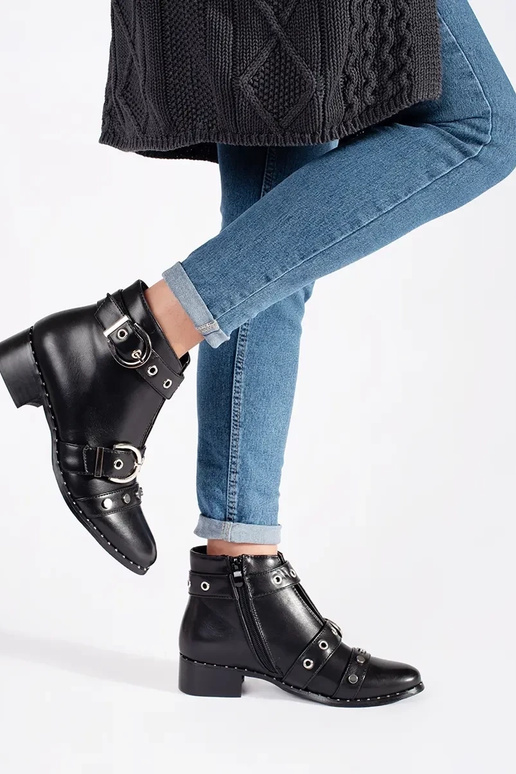 Mustad kingad z Įycięciami ja...