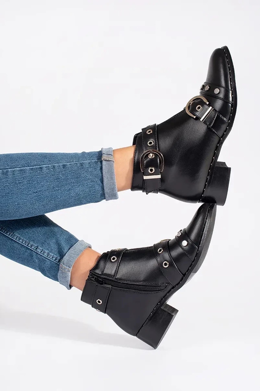 Mustad kingad z Įycięciami ja...