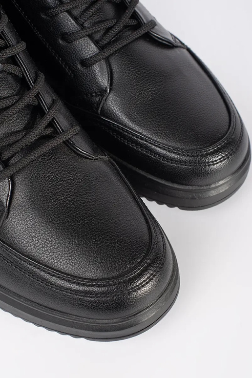 Mustad värvilised meeste soojad saapad