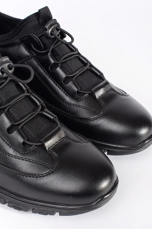 Mustad värvilised madalad spordijalatsid Mustad värvilised madalad spordijalatsid