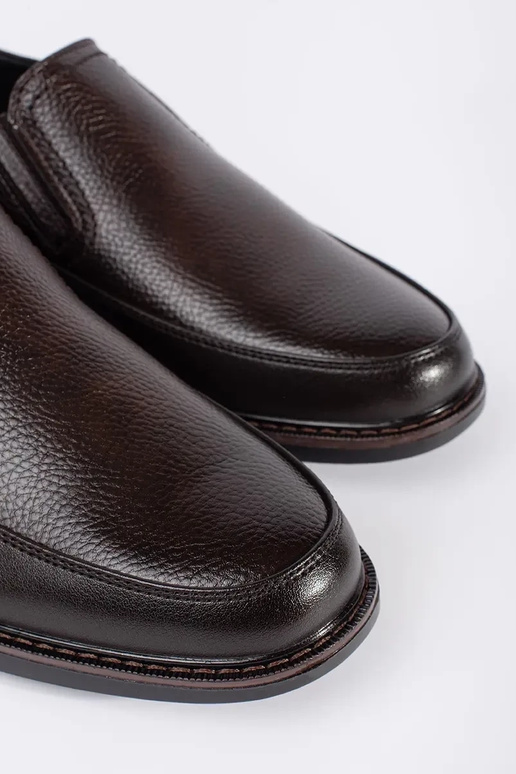 Meeste aedikud kinnisega