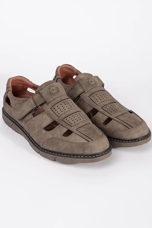 Mustad meeste sandaalid