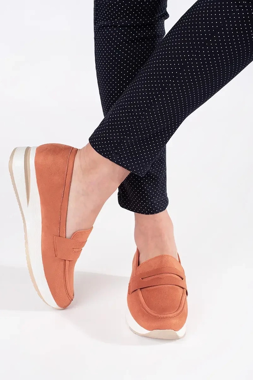 Punased kontsakingad nahast