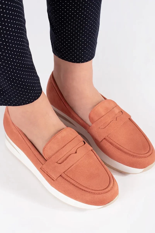 Punased kontsakingad nahast