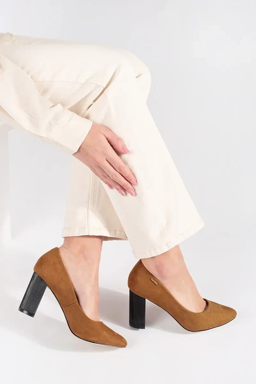 Pruunid kõrged kontsad Pruunid kõrged kontsad