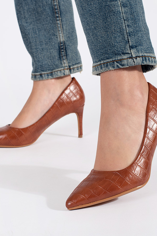 pruunid kõrged kontsad