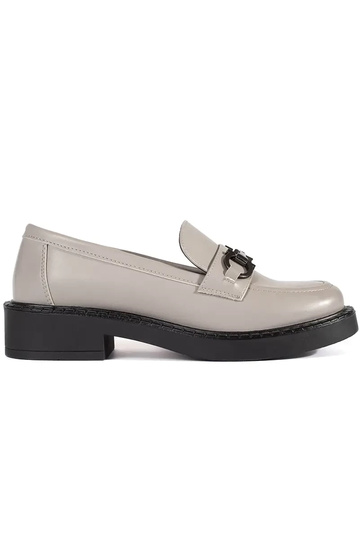 Naiste mokasiinid paksul...