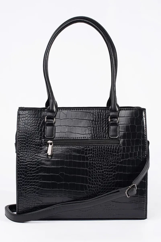 Must keskforma käekott õlal