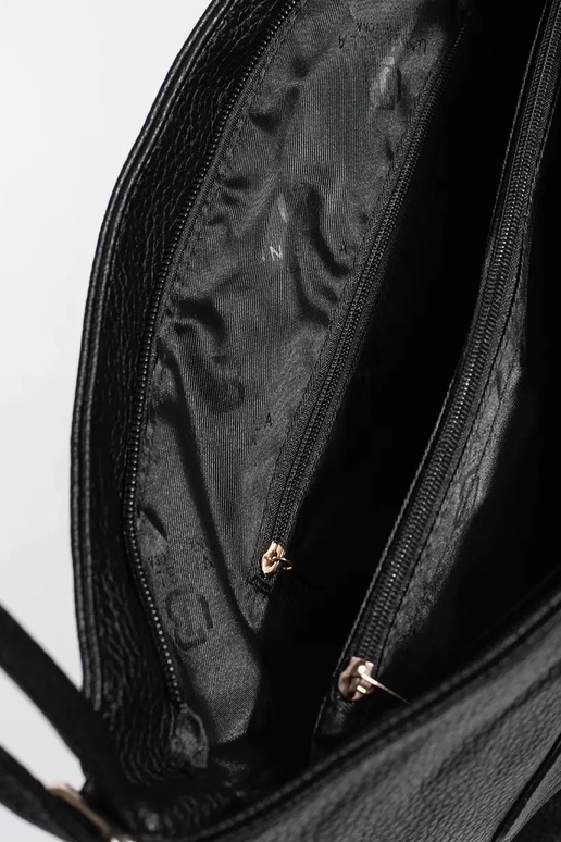 Must käekott kuldsete klambritega