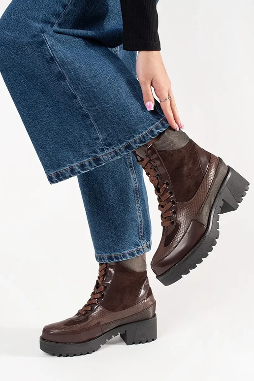 Bordo värvi madala kontsaga kingad