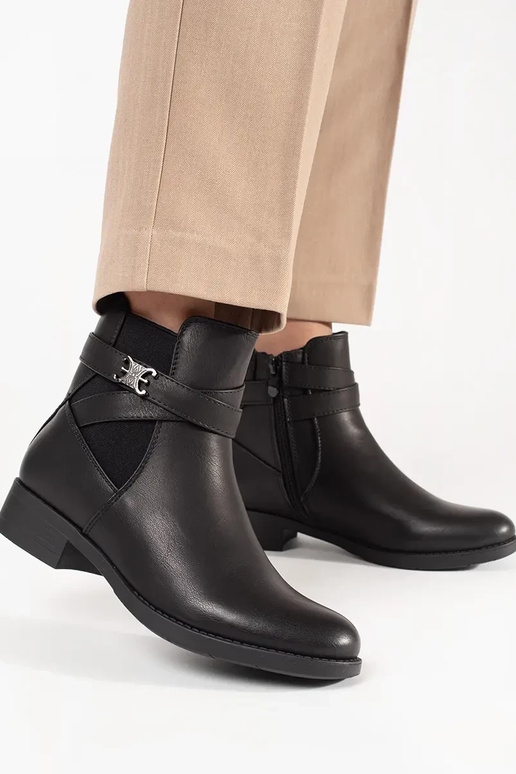 Mustade naiste kingad