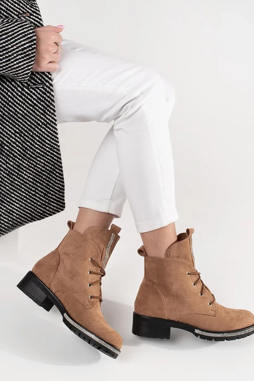 Liivakarva nööritavad kingad