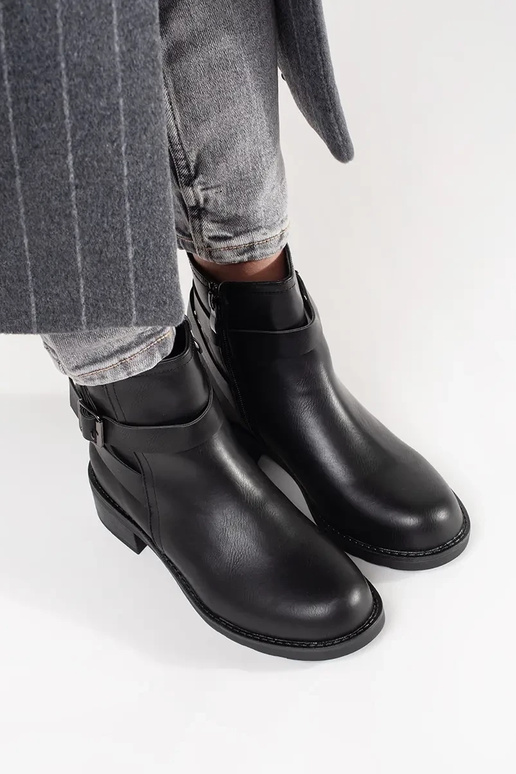 Mustade madala kontsaga kingad...