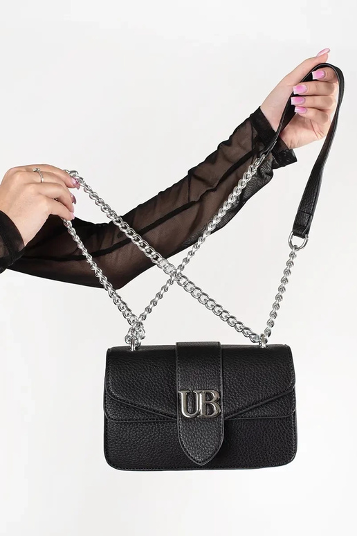 Must väike naiste kott hõbedase ahelaga