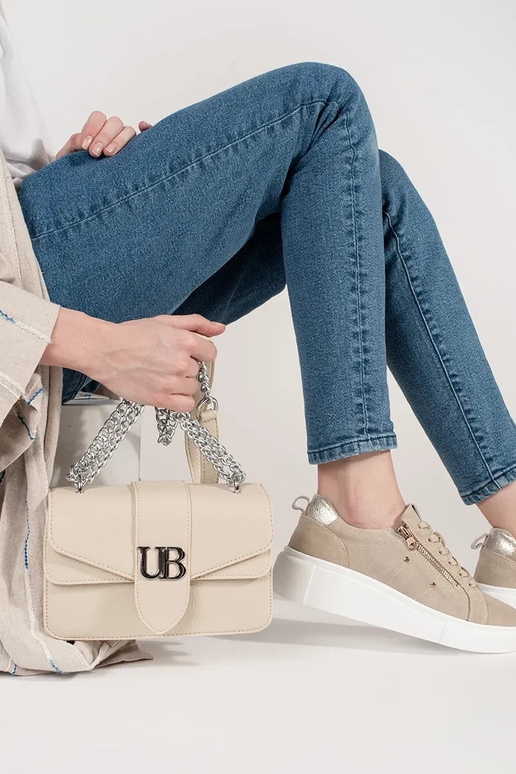 Erksinise värvi väike naiste kott... Erksinise värvi väike naiste kott...