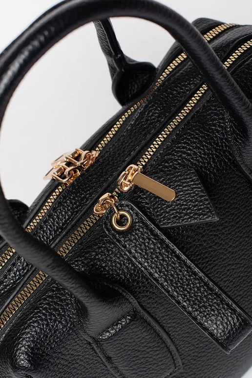 Must naiste käekott Must naiste käekott