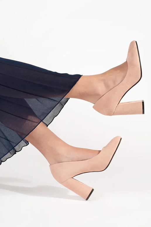 Liivakarva seemisnahast kõrged kontsad