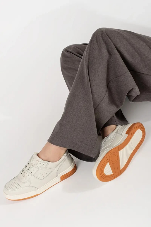 Elevandiluust sneaker stiilis kingad...