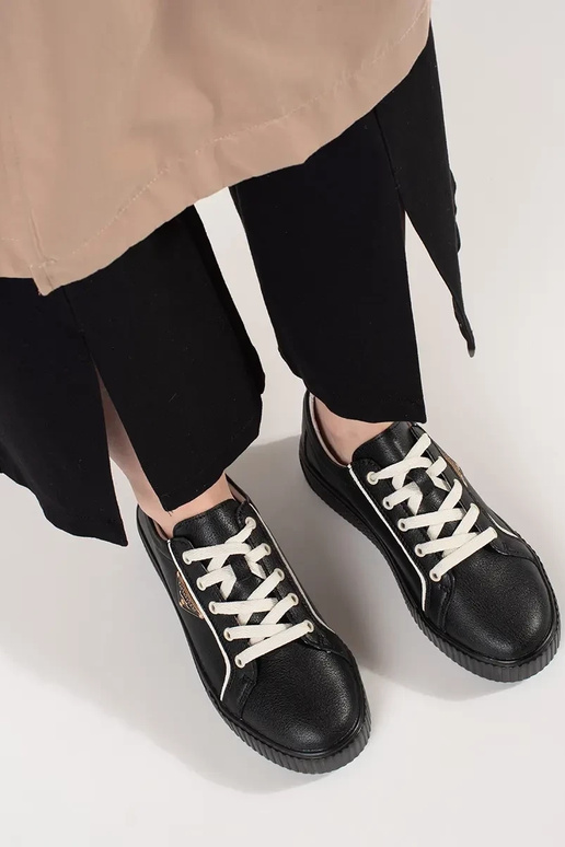 Must nahkne sneaker stiilis kingad... Must nahkne sneaker stiilis kingad...