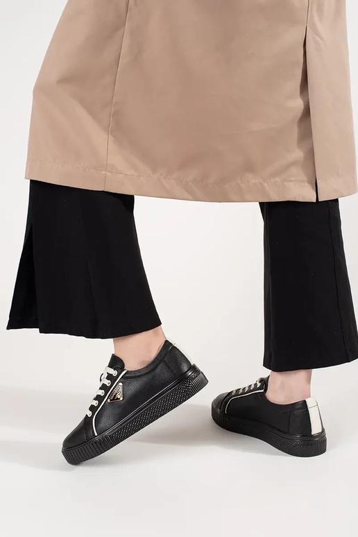 Must nahkne sneaker stiilis kingad... Must nahkne sneaker stiilis kingad...